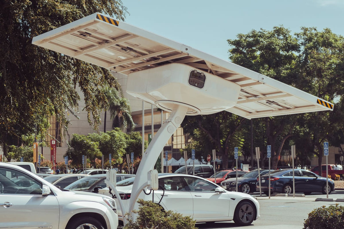 ความเข้าใจผิดเรื่องน้ำมันเครื่อง: รถ EV และไฮบริด ต้องเปลี่ยนถ่ายไหม?
